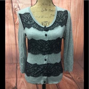 Anthropologie  med black lace gray button down